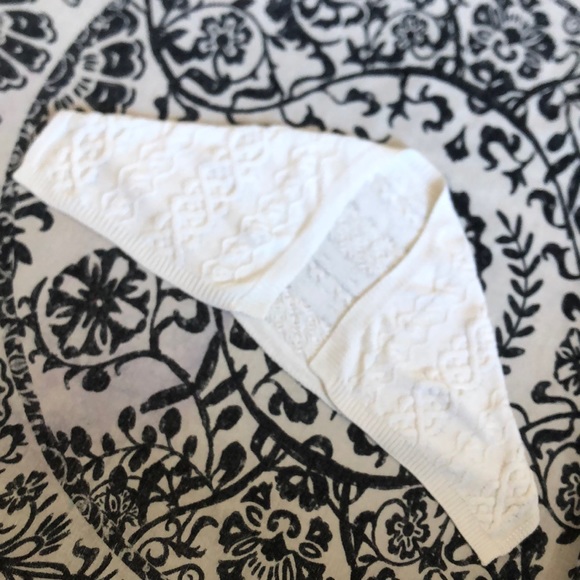 Ann Taylor LOFT Ivory Cream Cable Knit Sweater Wrap Blanket Scarf Shawl - Picture 3 of 5